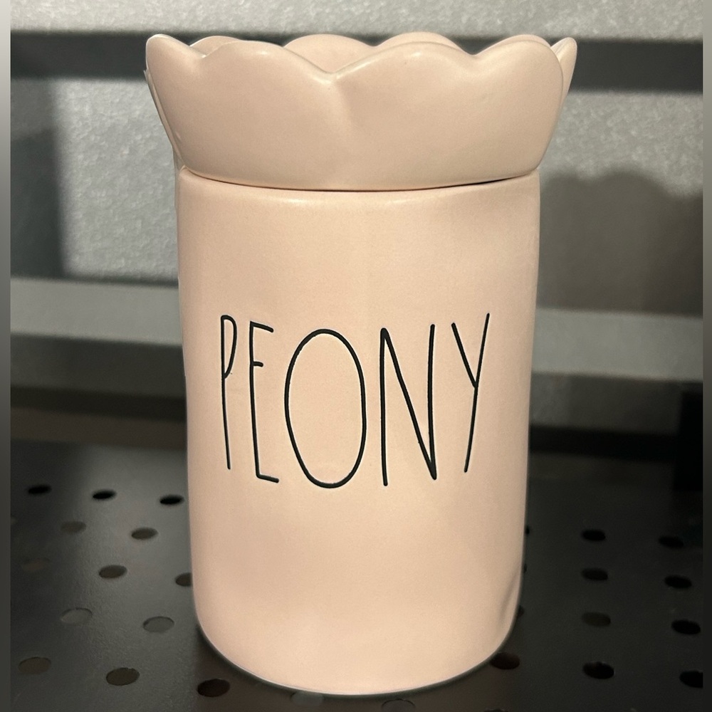 Rae Dunn Peony Candle